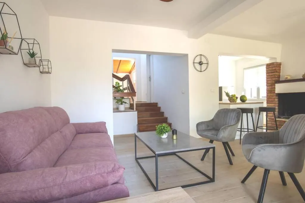 Flora Relax House, Free Parking Villa Peroj