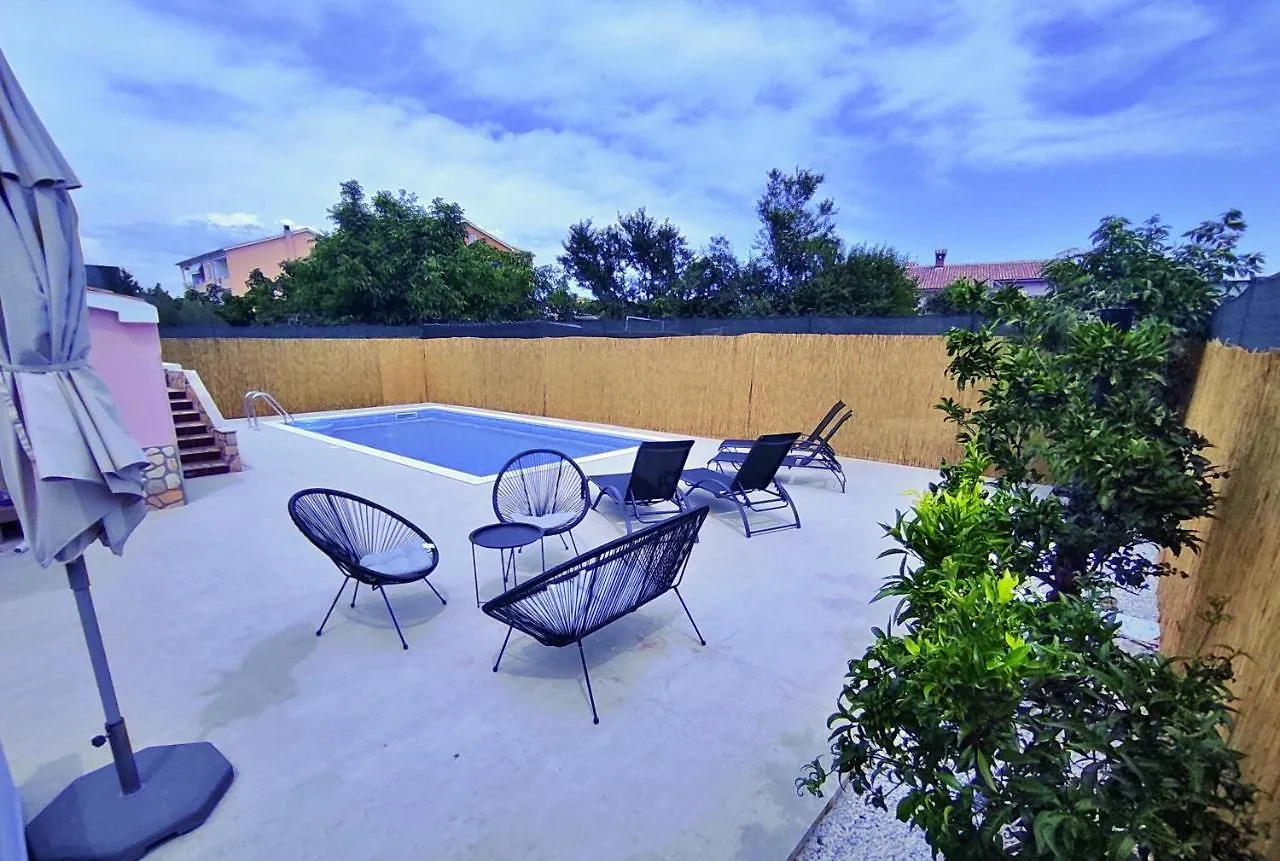 Flora Relax House, Free Parking Villa Peroj