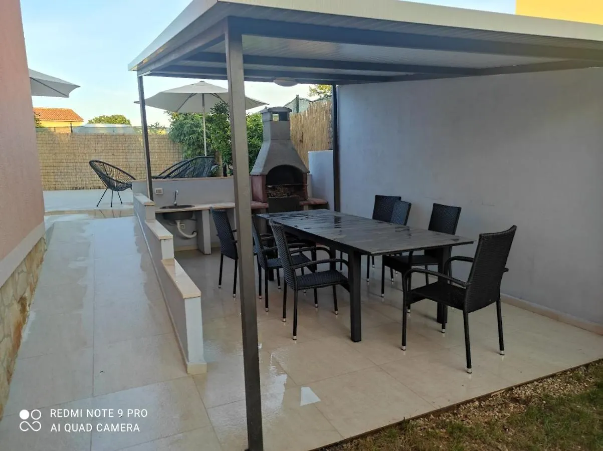Flora Relax House, Free Parking Villa Peroj
