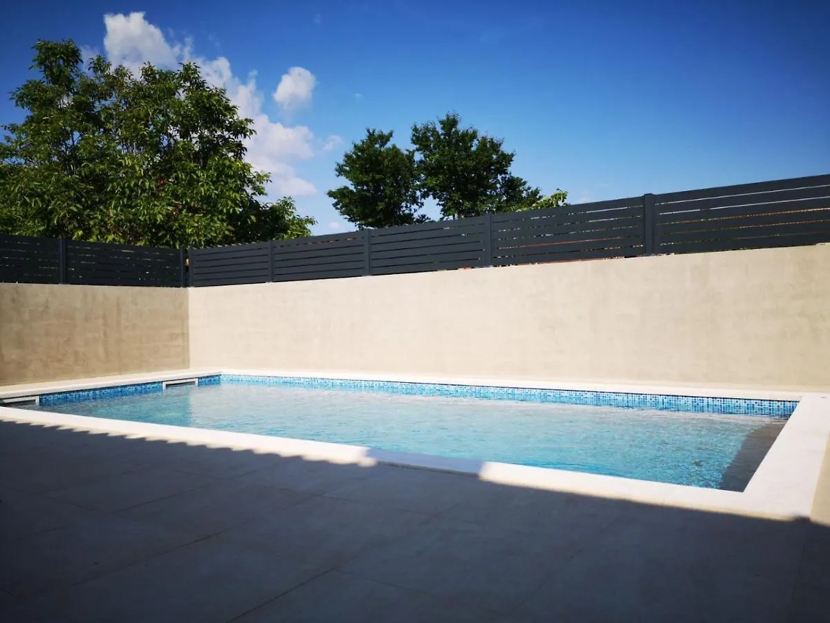 Flora Relax House, Free Parking Villa Peroj